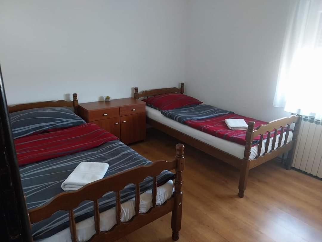 Guesthouse Juka Ґоспич Екстер'єр фото