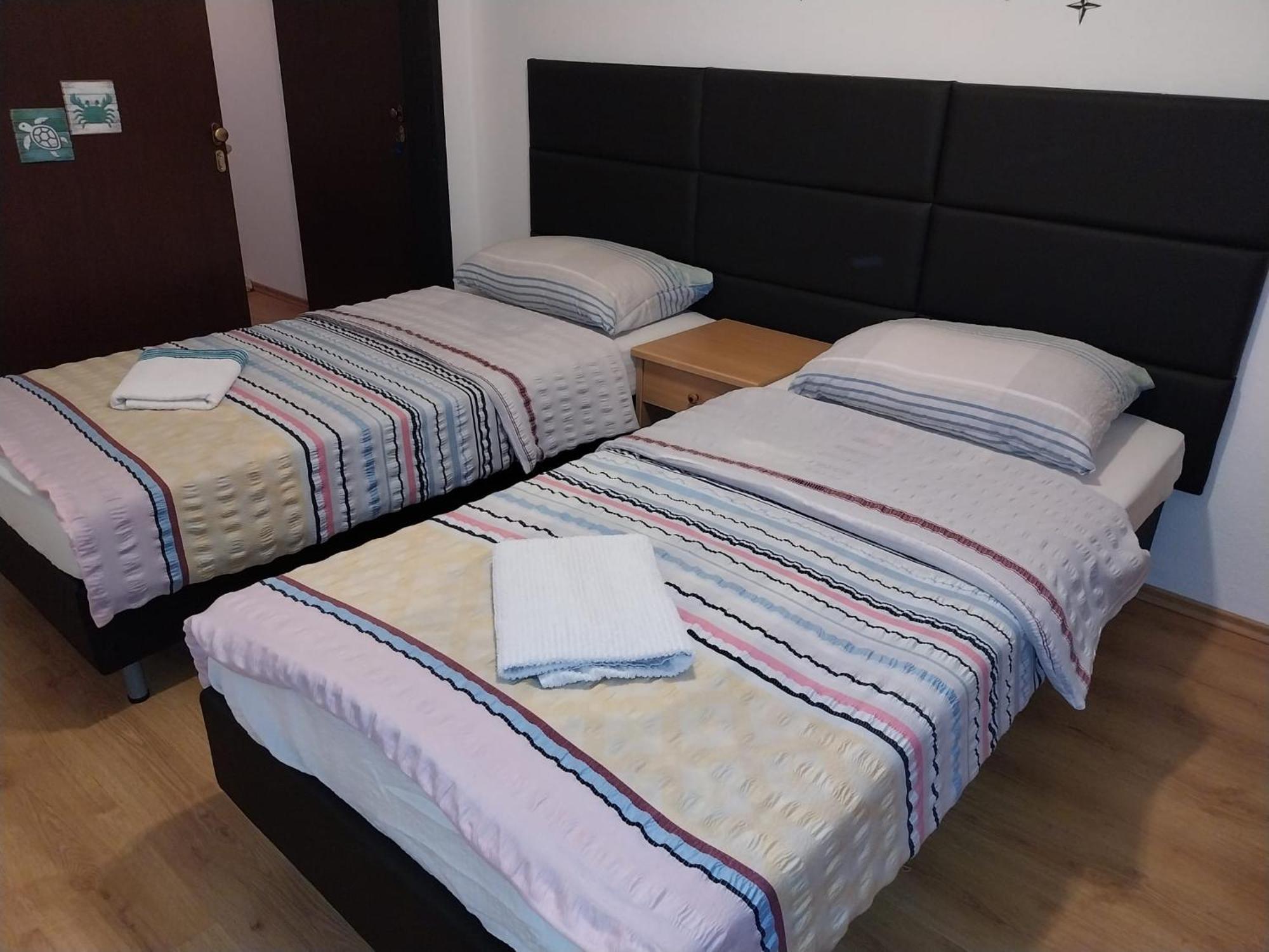 Guesthouse Juka Ґоспич Екстер'єр фото