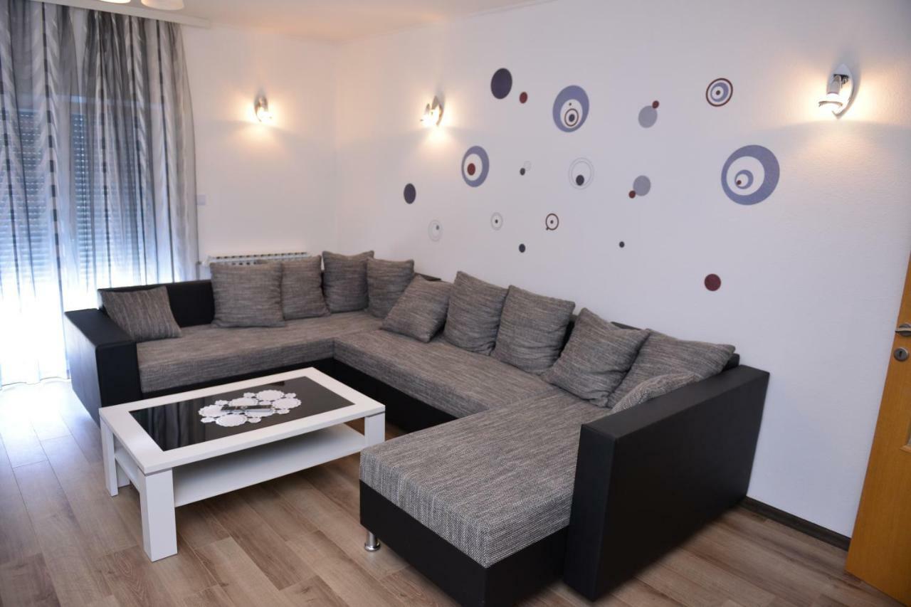 Guesthouse Juka Ґоспич Екстер'єр фото