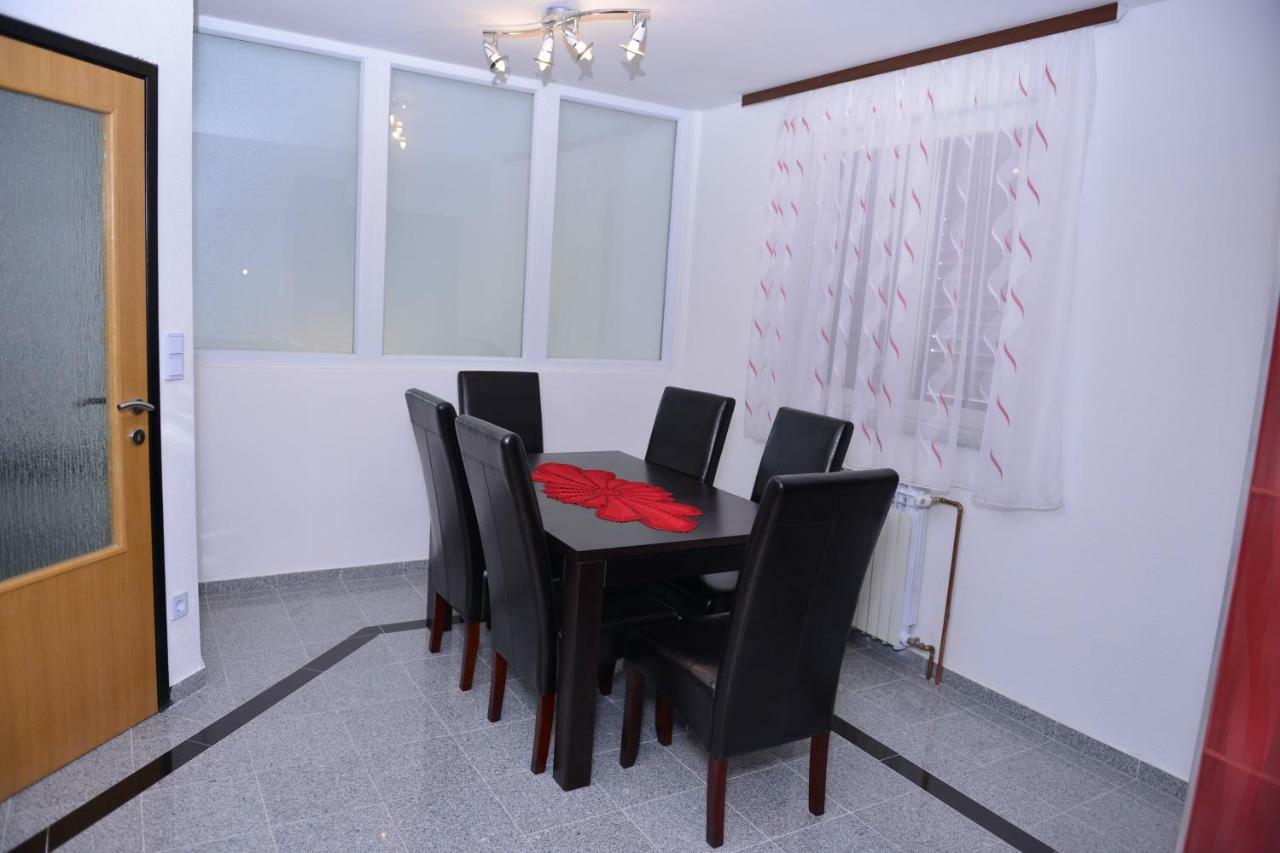 Guesthouse Juka Ґоспич Екстер'єр фото